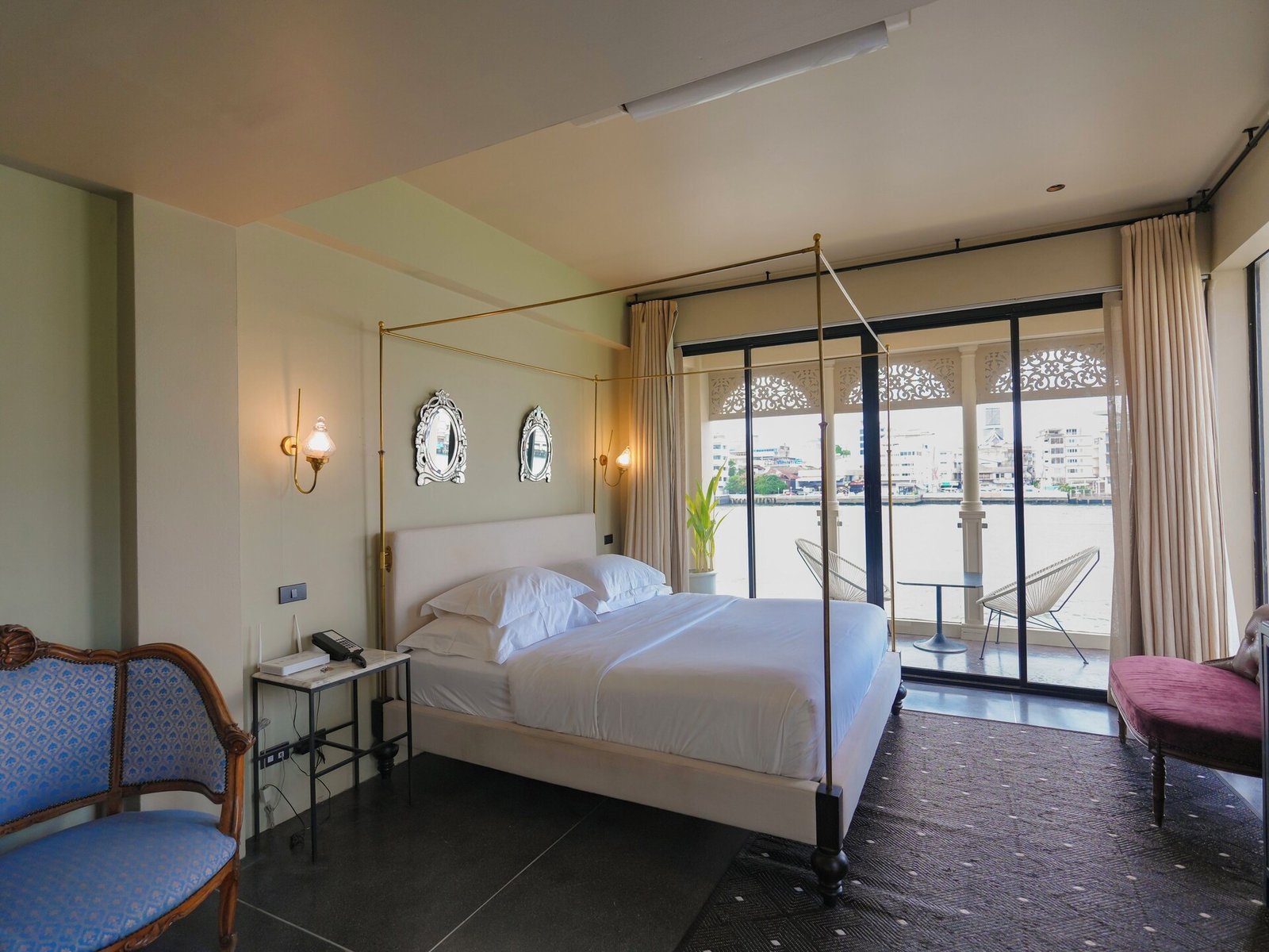 Amdaeng Bangkok Riverside Hotel — rooms