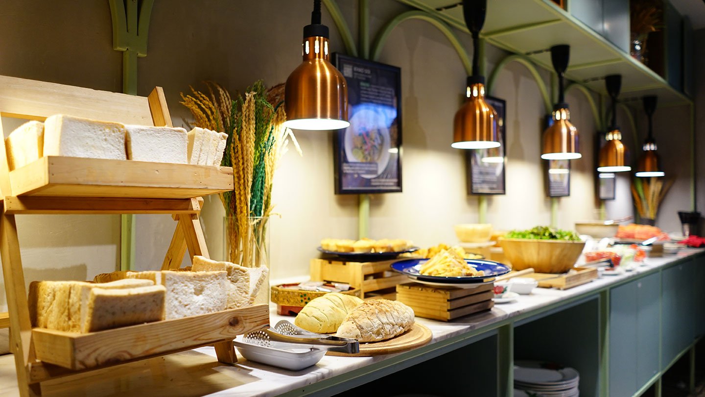 Samsen Street Hotel — eat & drink