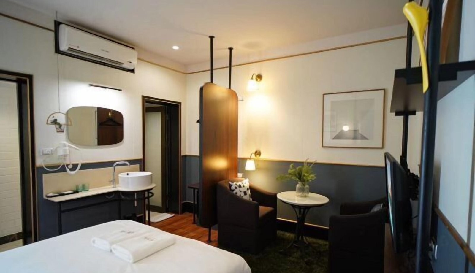 Josh Hotel — rooms