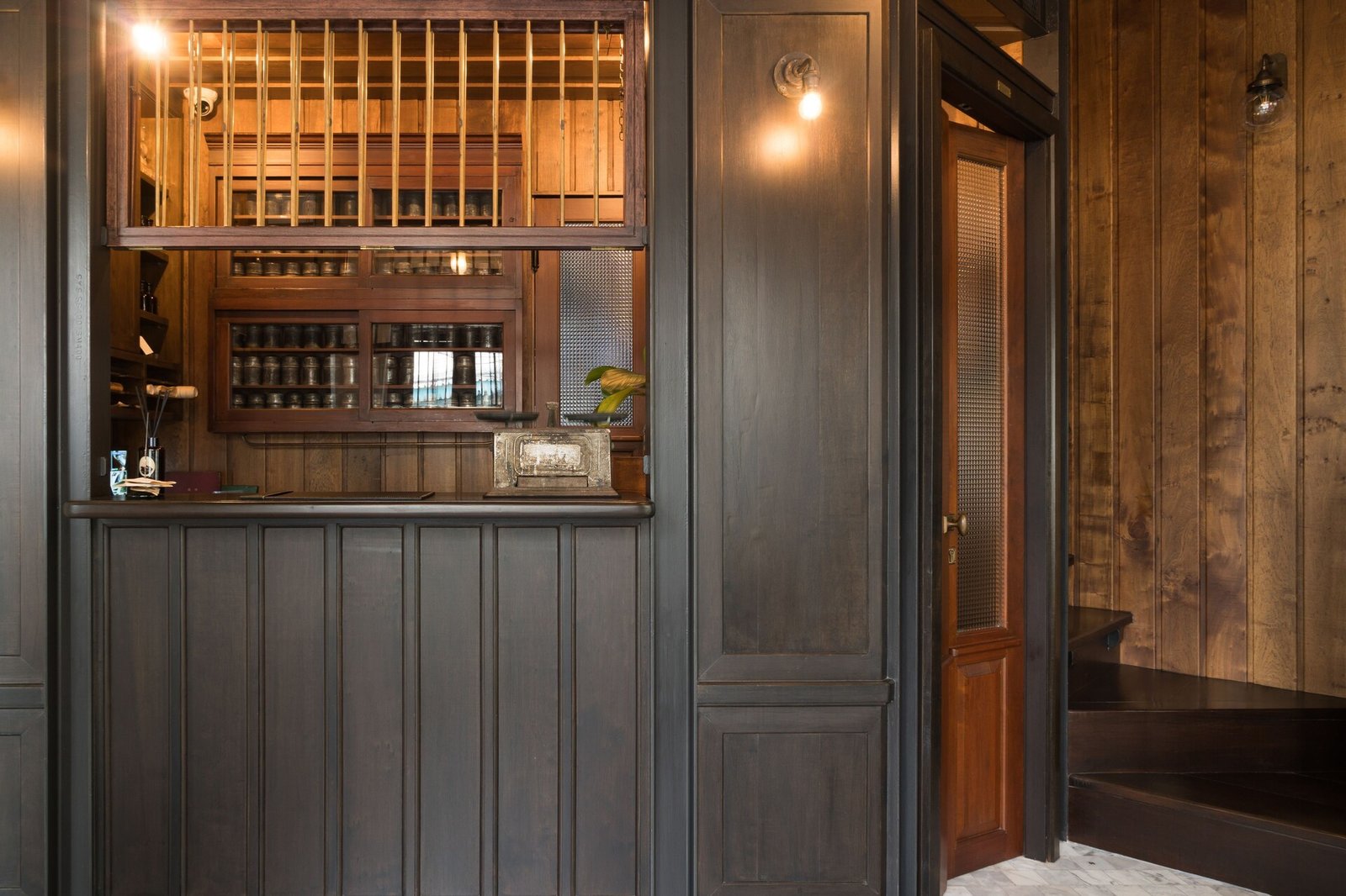 1905 Heritage Corner — eat & drink