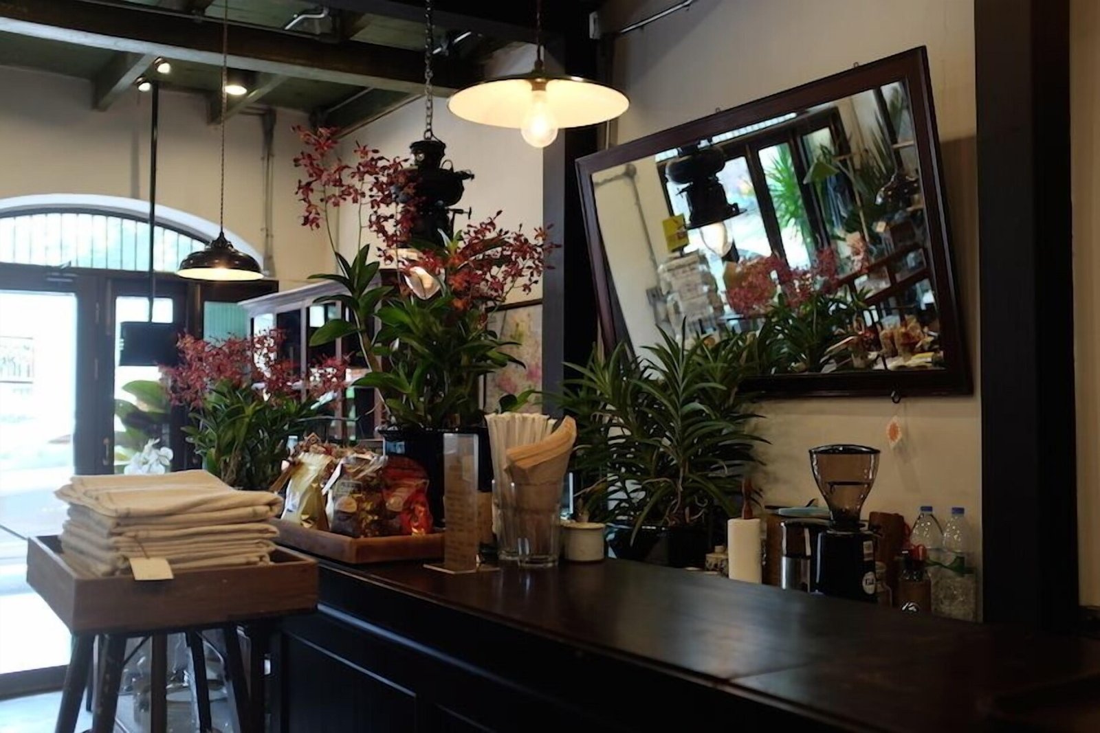 1905 Heritage Corner — eat & drink