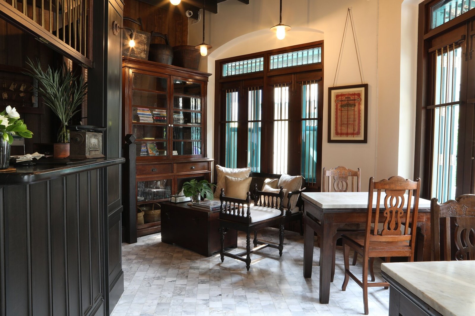 1905 Heritage Corner — eat & drink