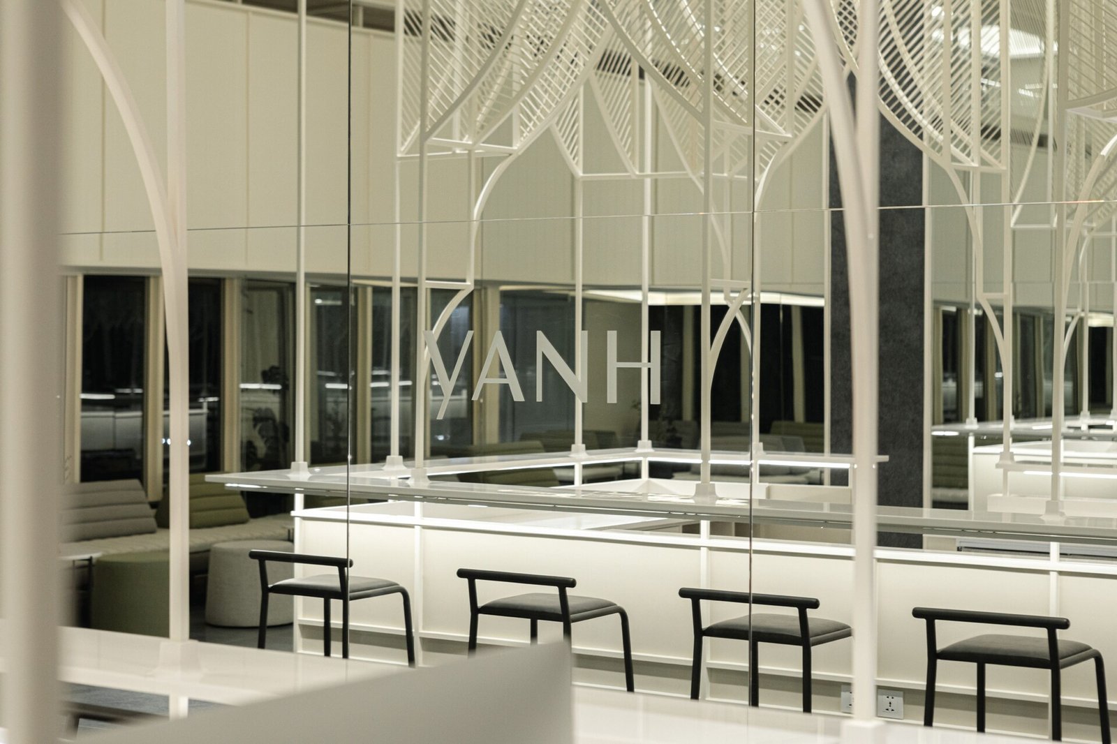 YANH Ratchawat Hotel — vibe