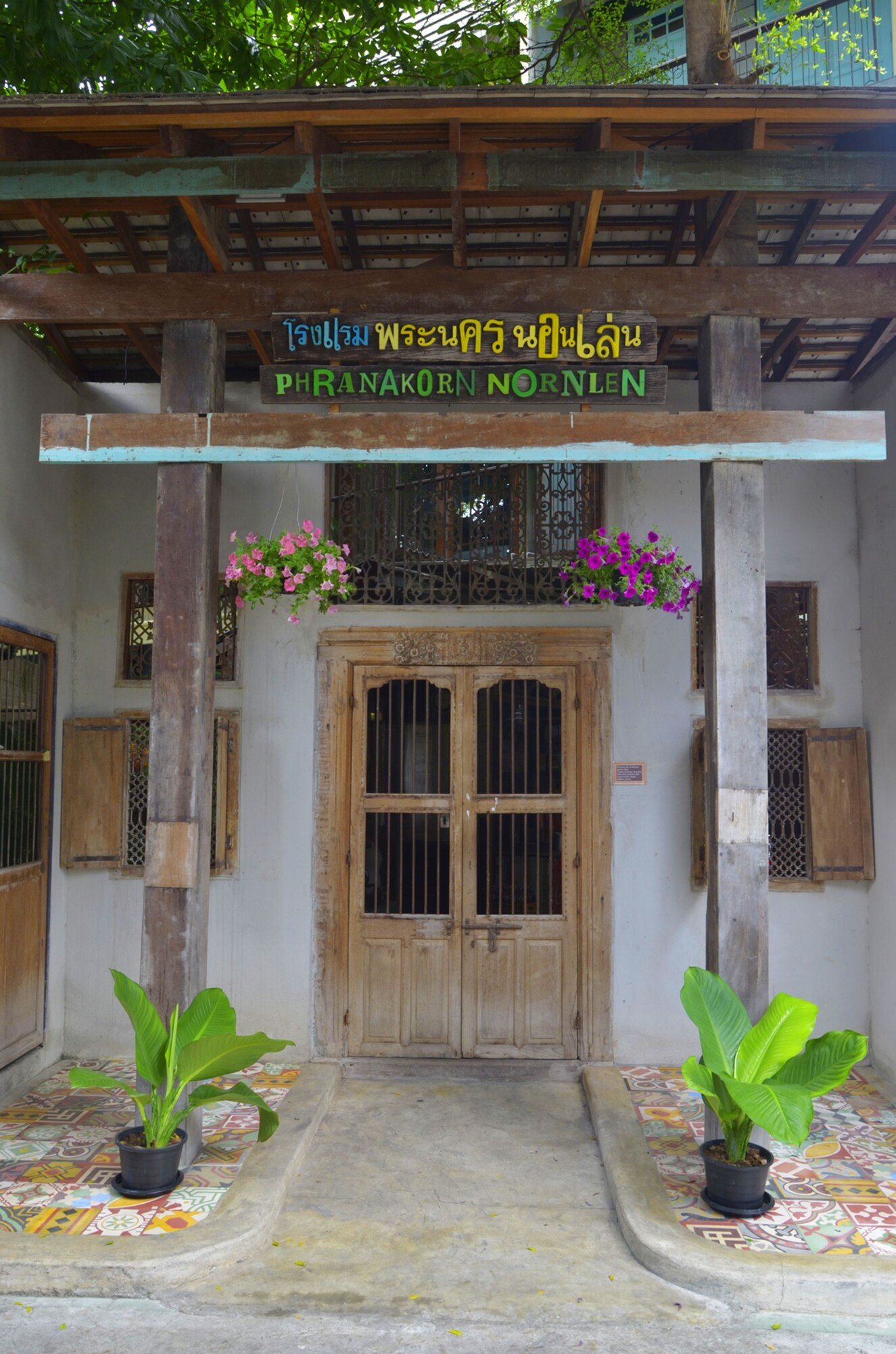 Phranakorn-Nornlen Hotel — backstory