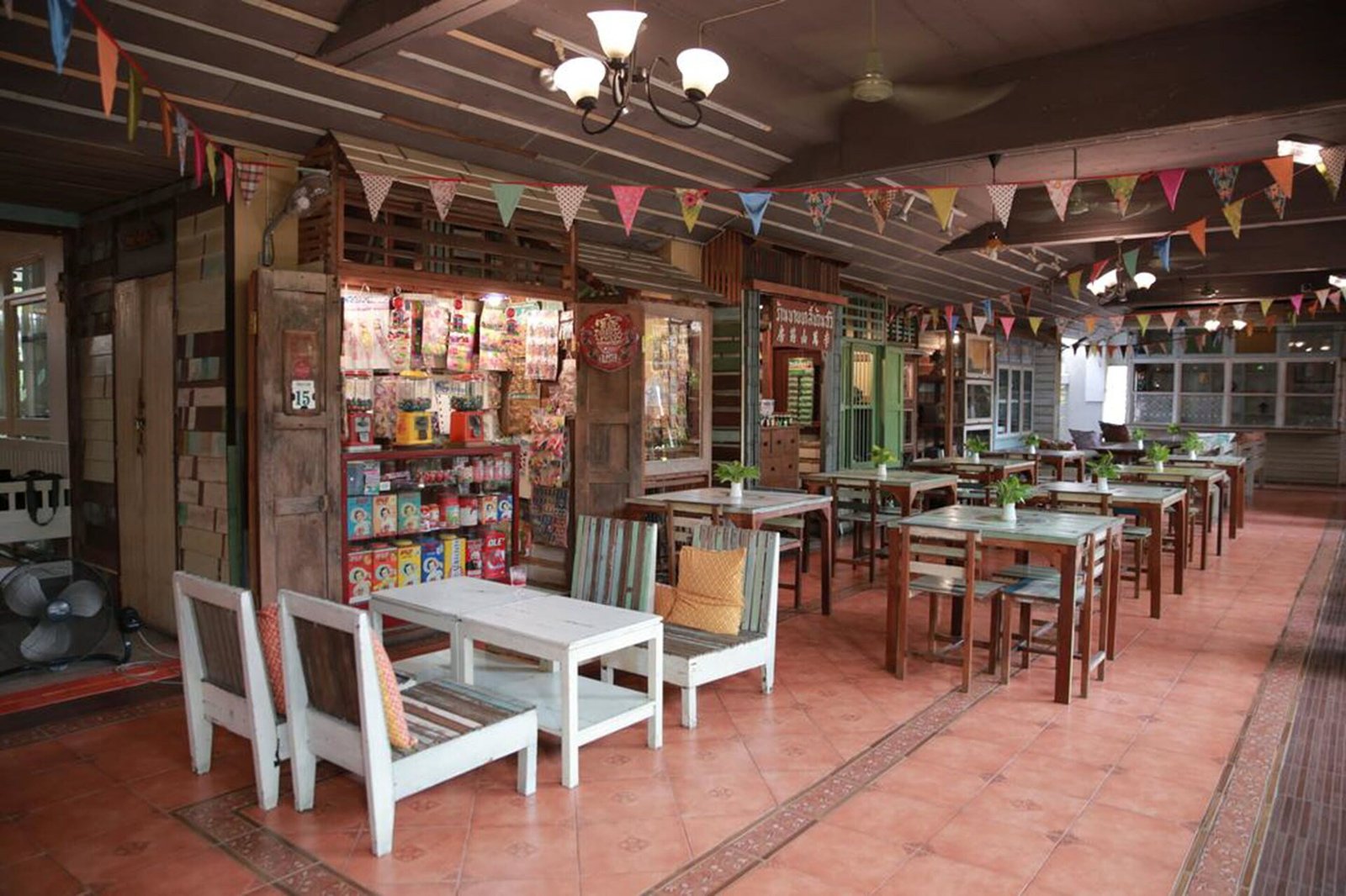 Phranakorn-Nornlen Hotel — eat & drink