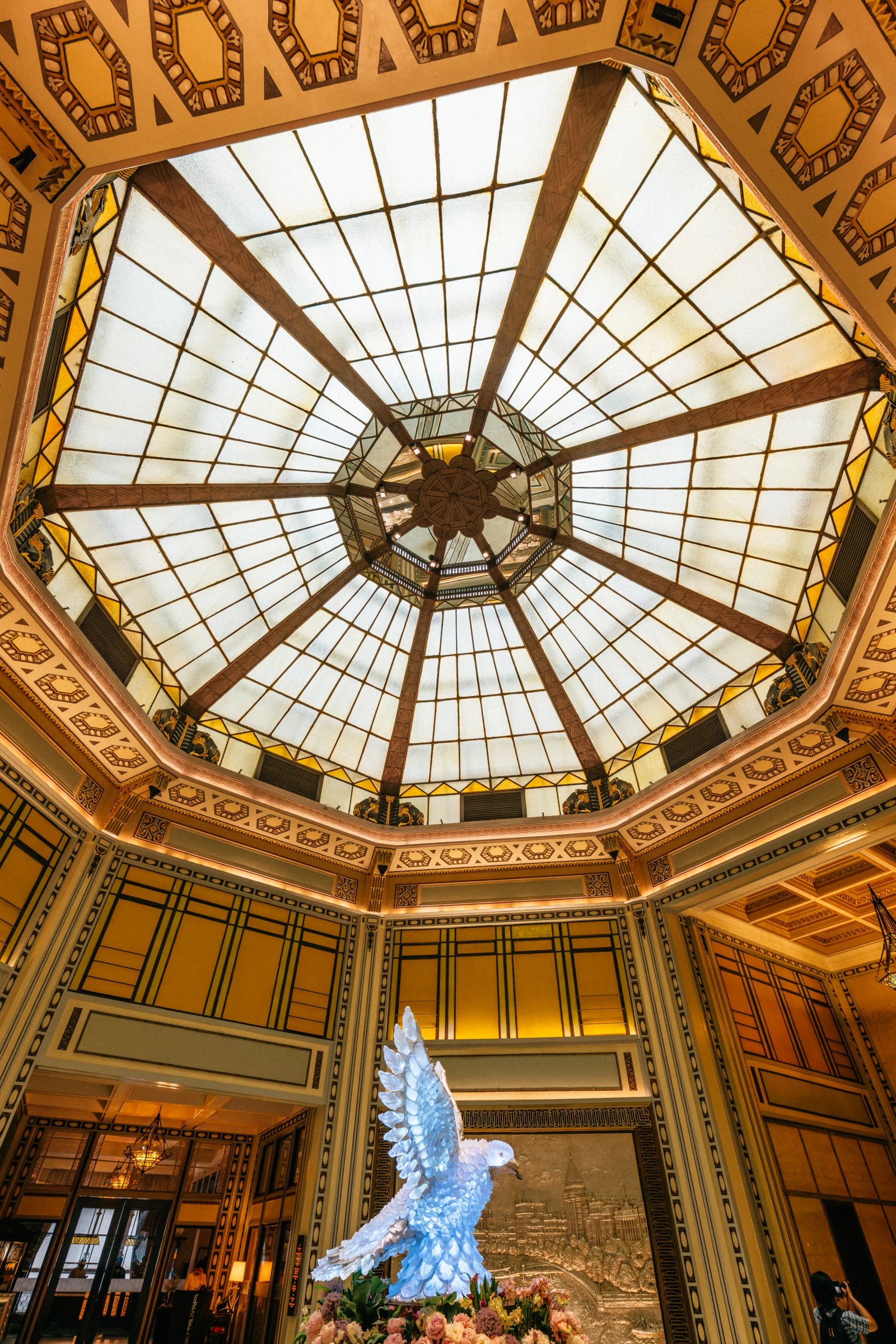 Fairmont Peace Hotel — vibe