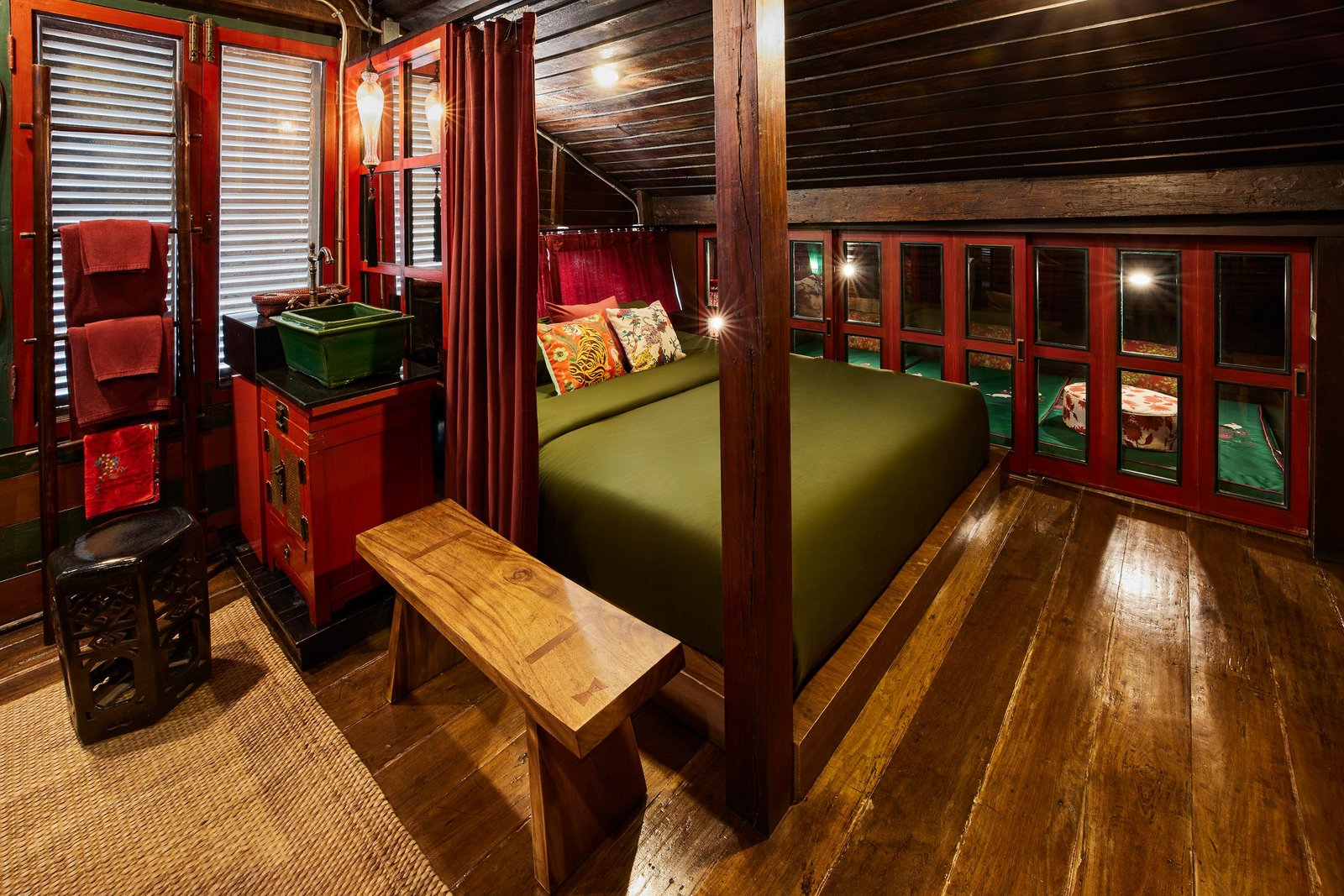Loy La Long Hotel — rooms