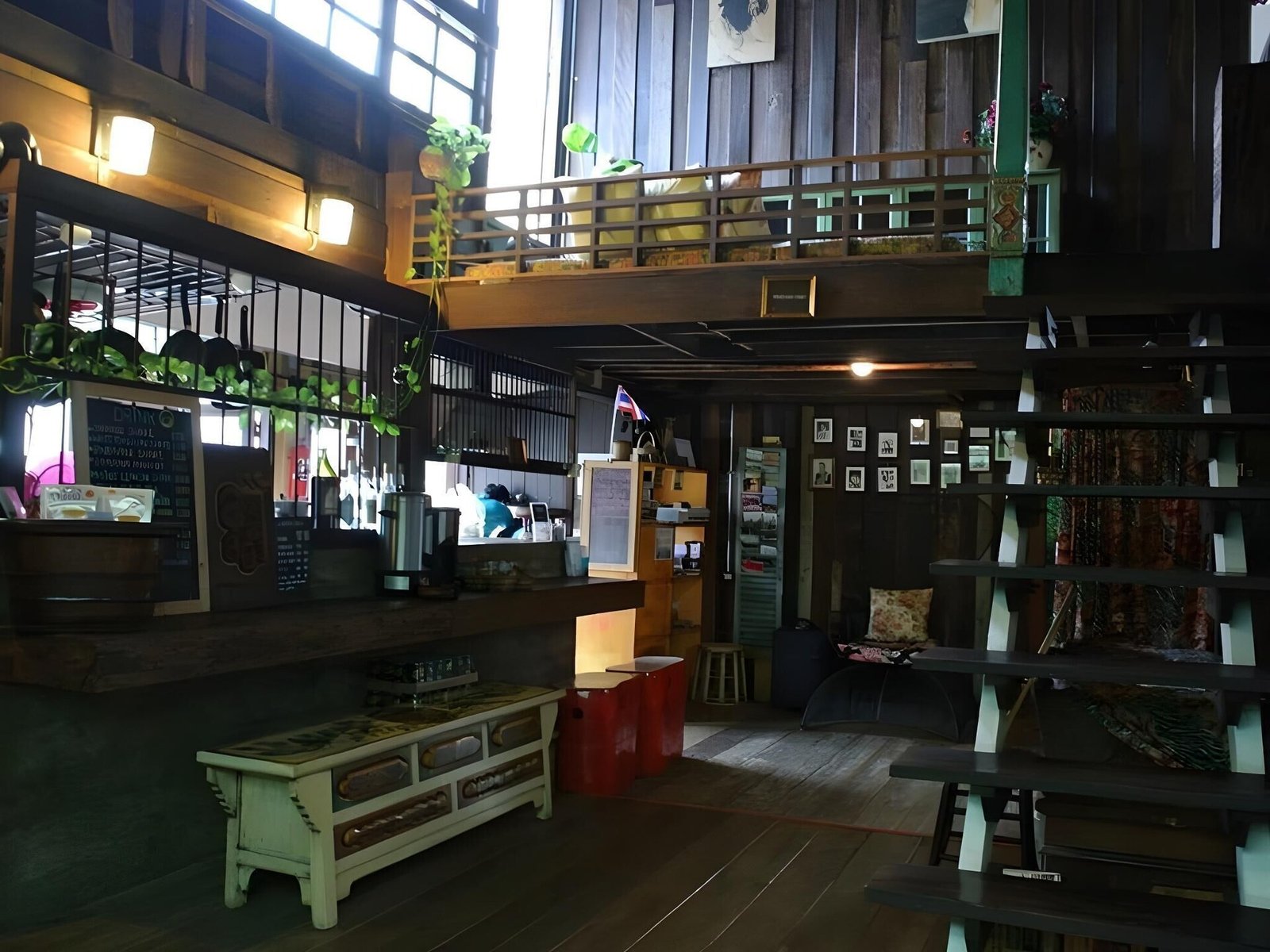 Loy La Long Hotel — eat & drink