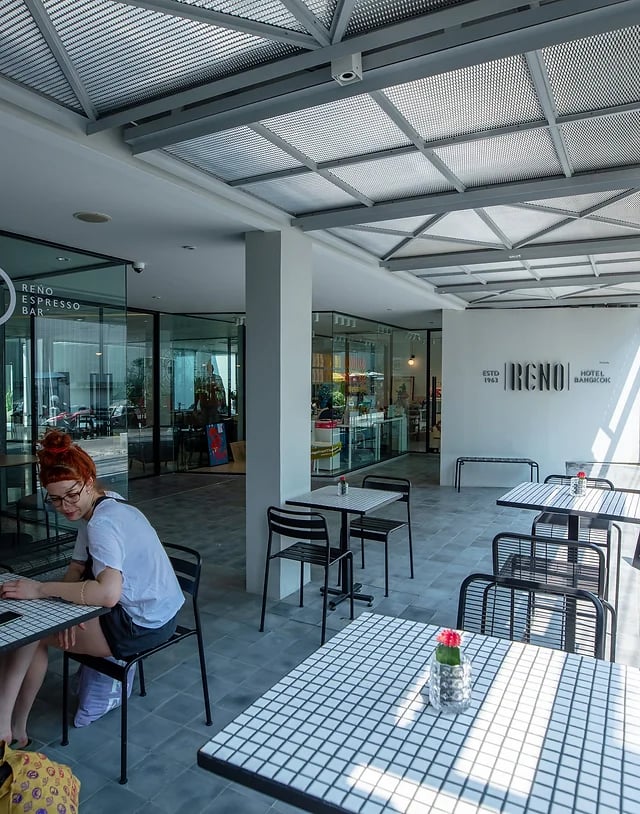 Reno Hotel Bangkok — eat & drink