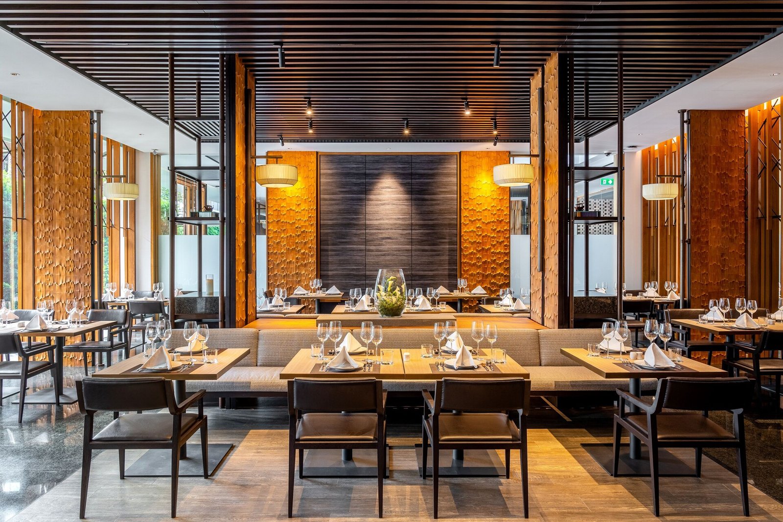 Villa Deva Resort and Hotel Bangkok — eat & drink