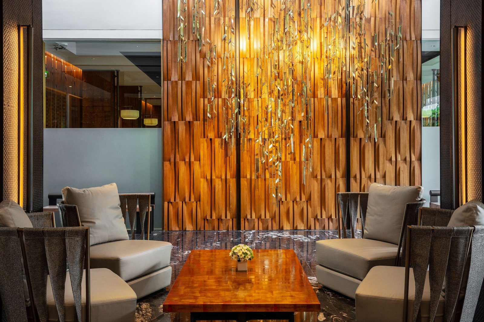 Villa Deva Resort and Hotel Bangkok — eat & drink