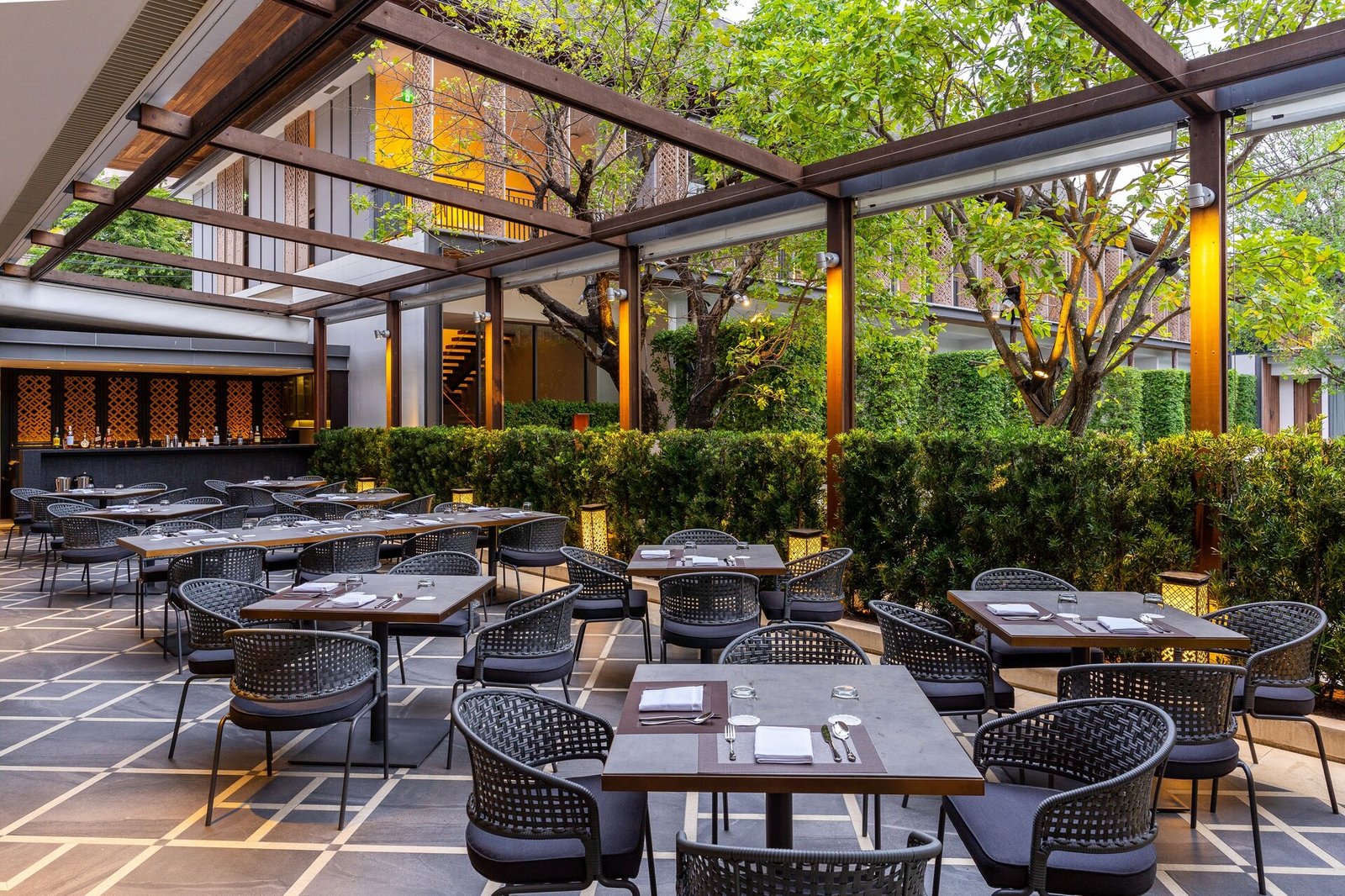 Villa Deva Resort and Hotel Bangkok — eat & drink