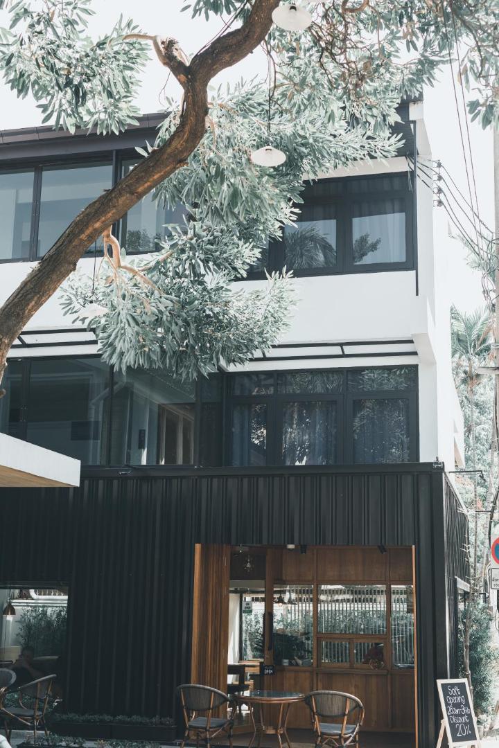 The Yard Hostel Bangkok — backstory