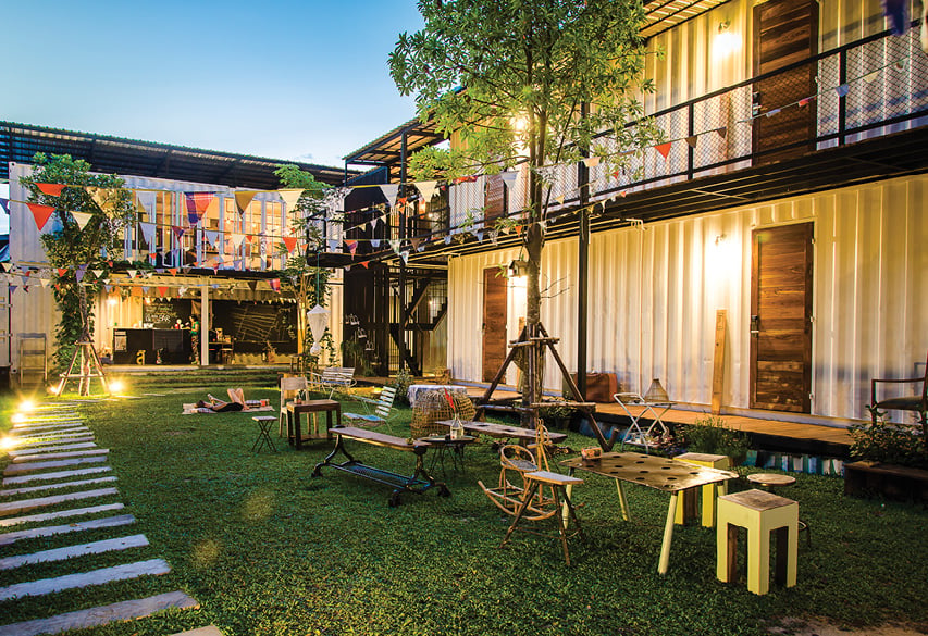 The Yard Hostel Bangkok — vibe
