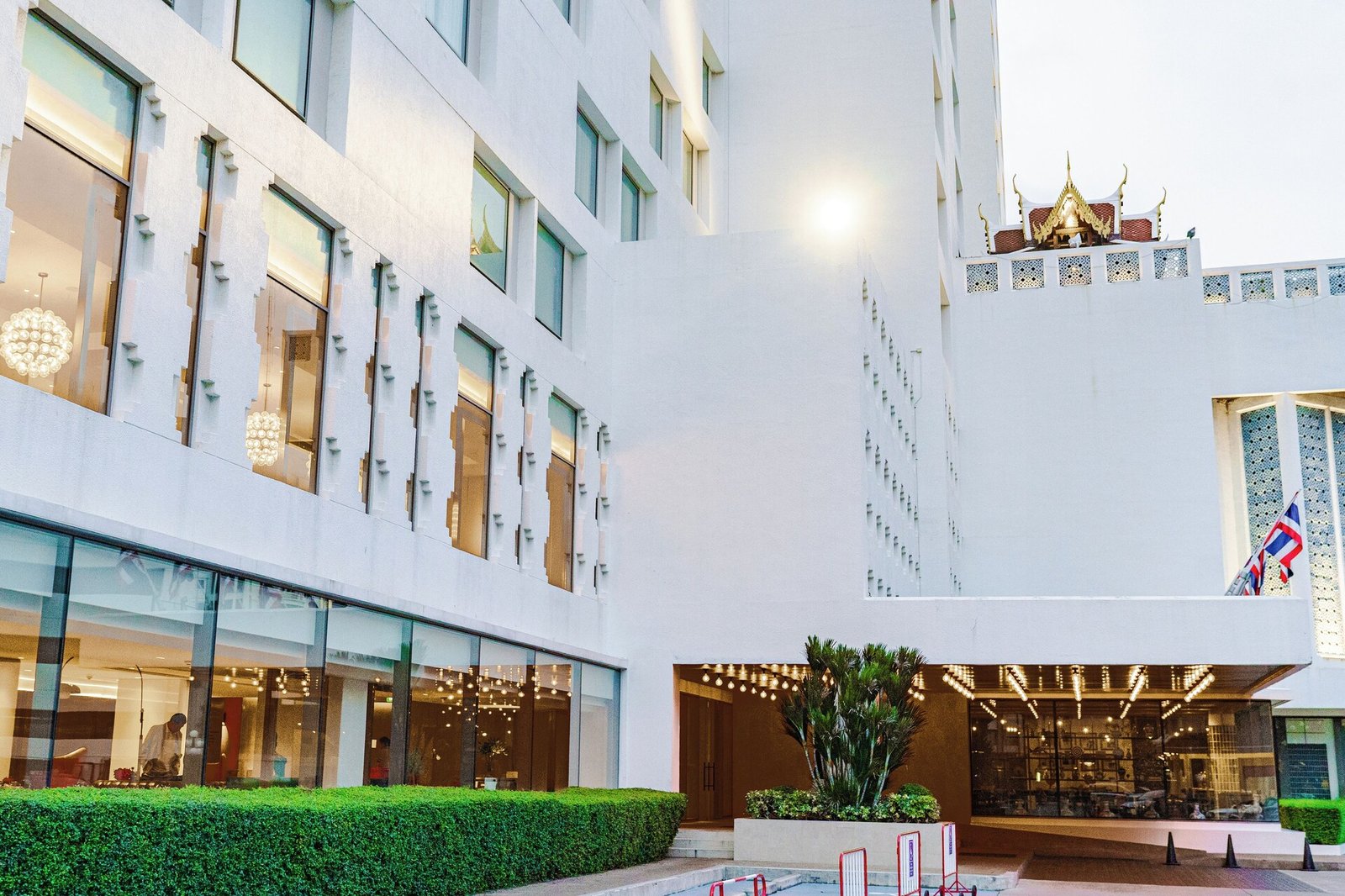 Montien Hotel Surawong Bangkok — backstory