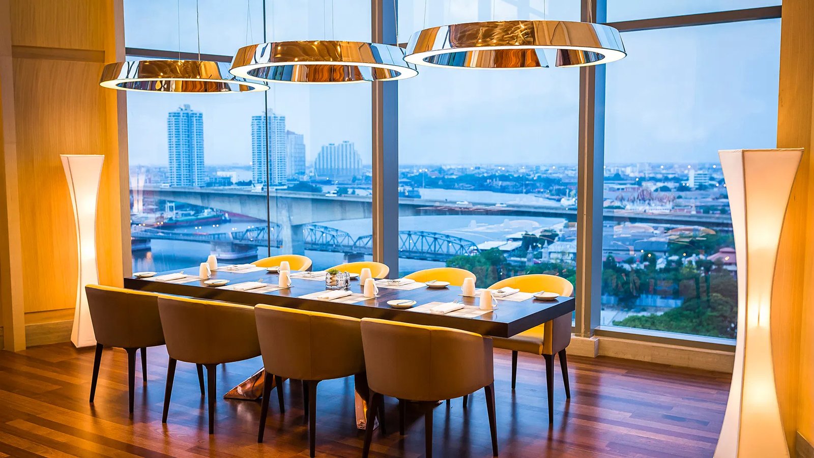 Avani+ Riverside Bangkok Hotel, skyline