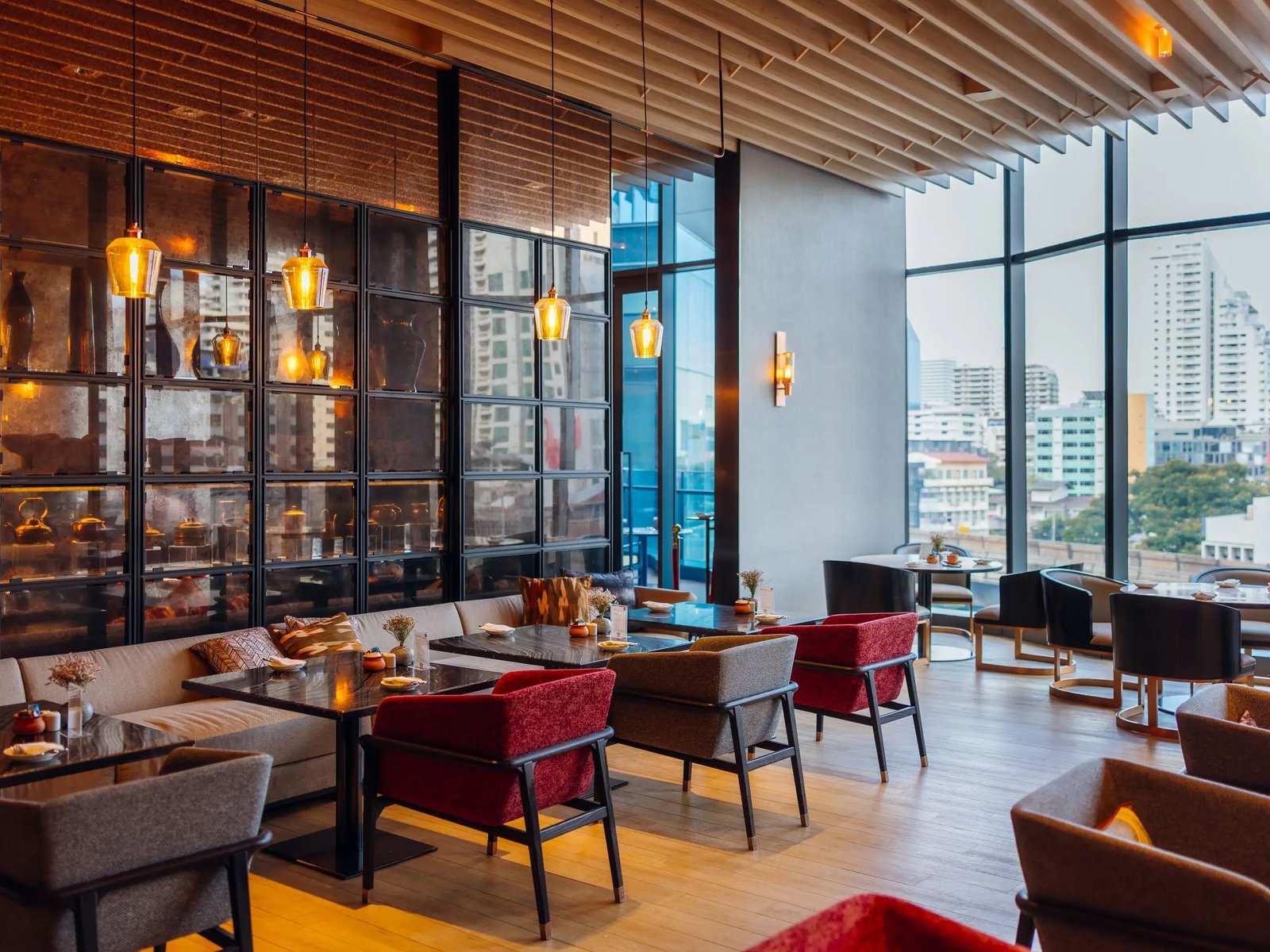 Hyatt Regency Bangkok Sukhumvit, market café