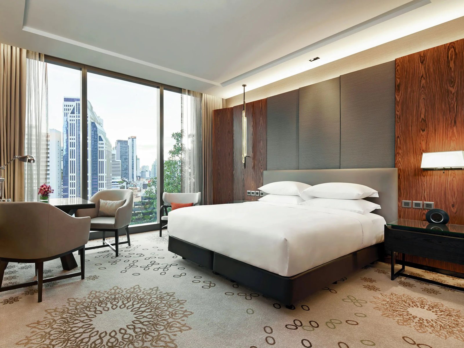 Hyatt Regency Bangkok Sukhumvit — rooms