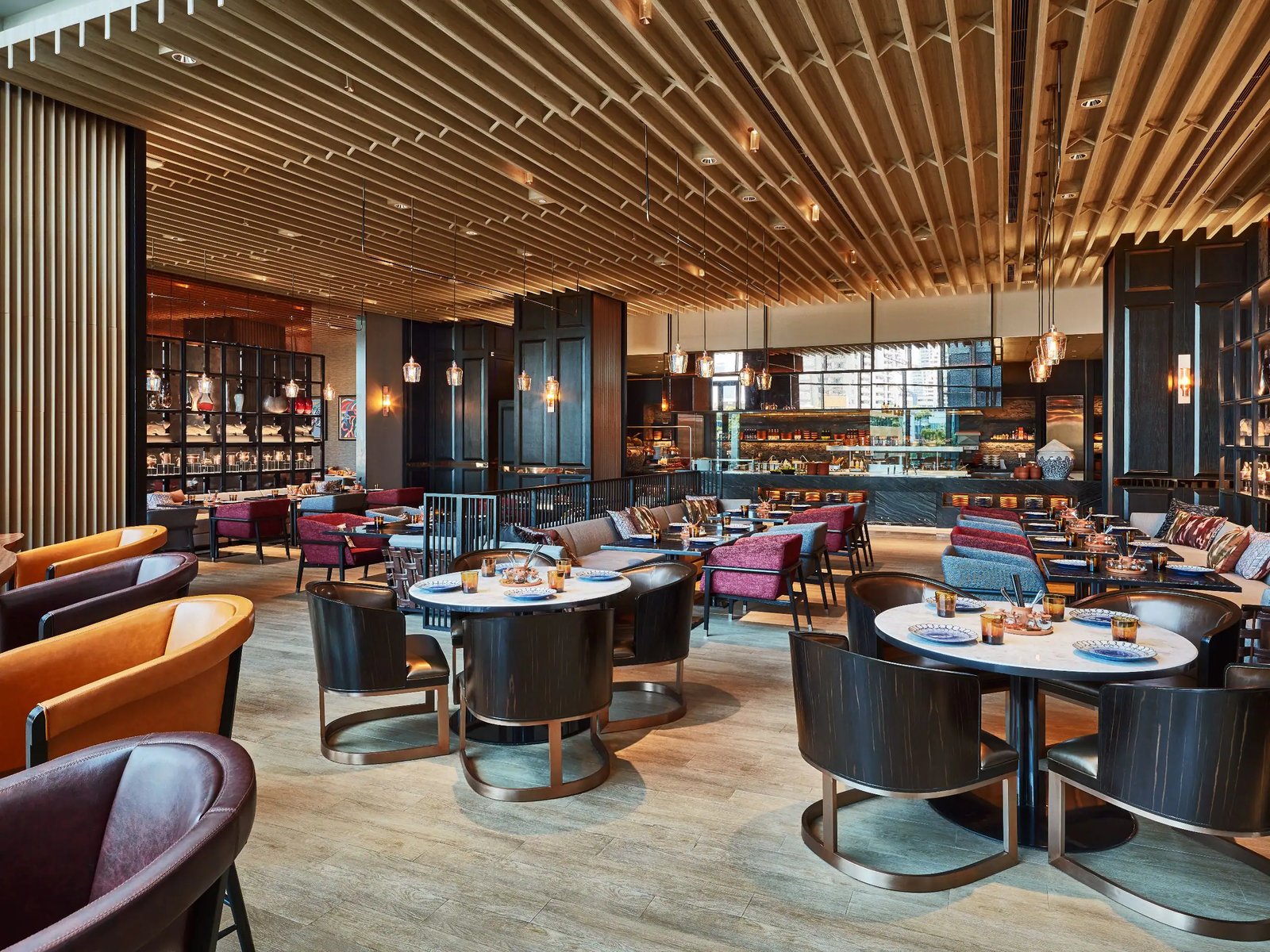 Hyatt Regency Bangkok Sukhumvit — eat & drink