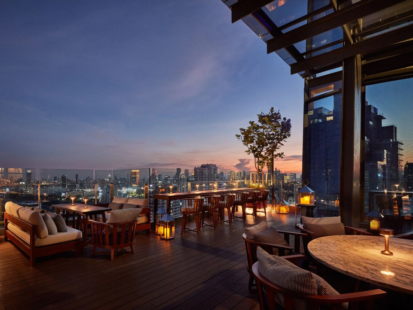 Hyatt Regency Bangkok Sukhumvit — vibe