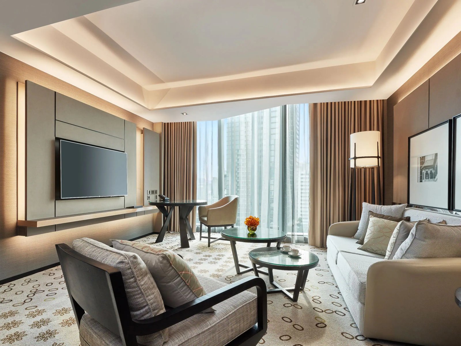 Hyatt Regency Bangkok Sukhumvit — eat & drink