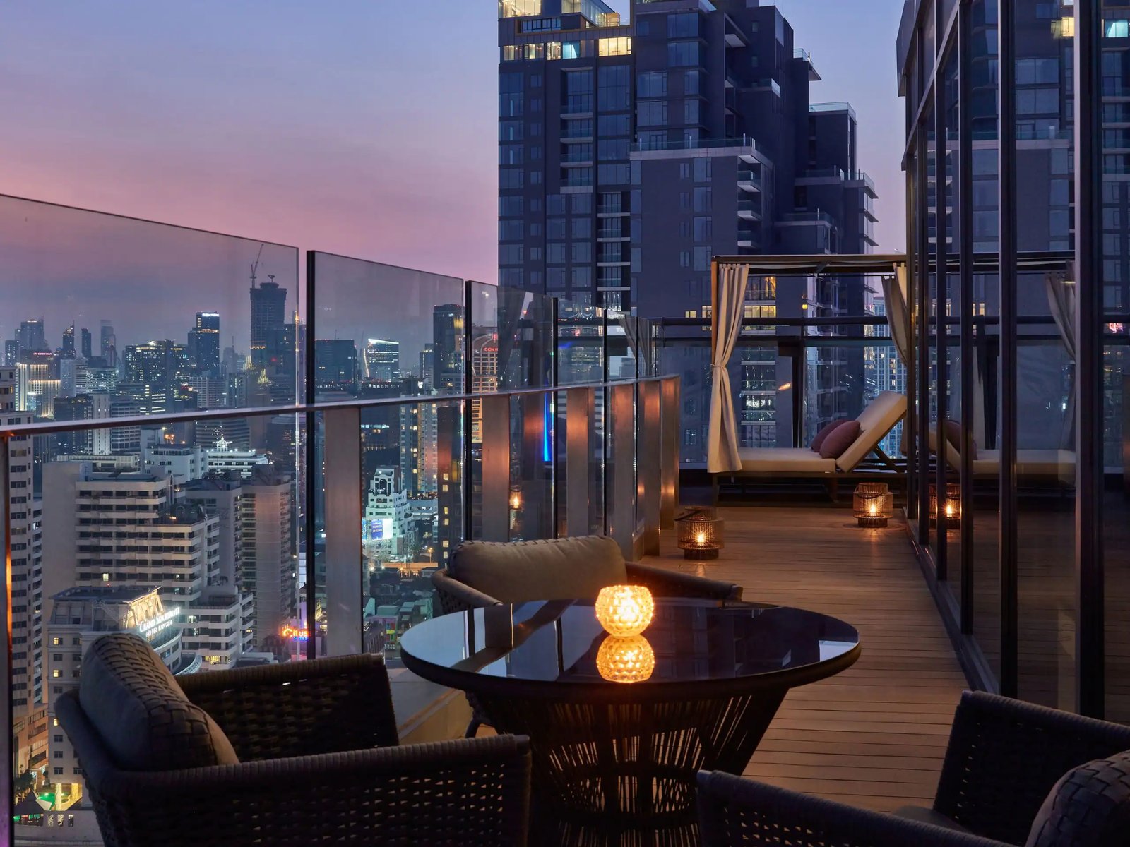 Hyatt Regency Bangkok Sukhumvit — vibe