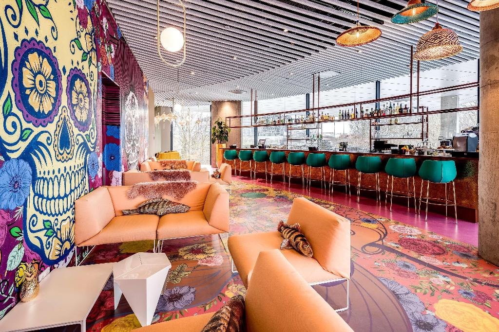 Hotel nhow Amsterdam RAI, at the table