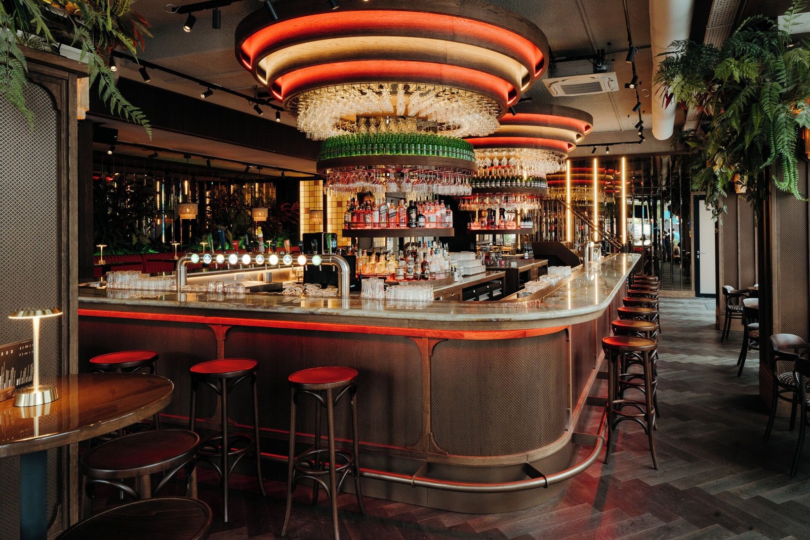 The diamond Hotel — eat & drink