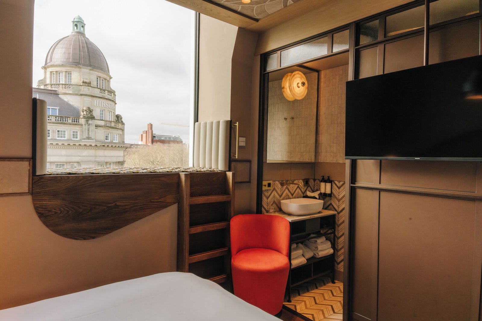 The diamond Hotel — rooms