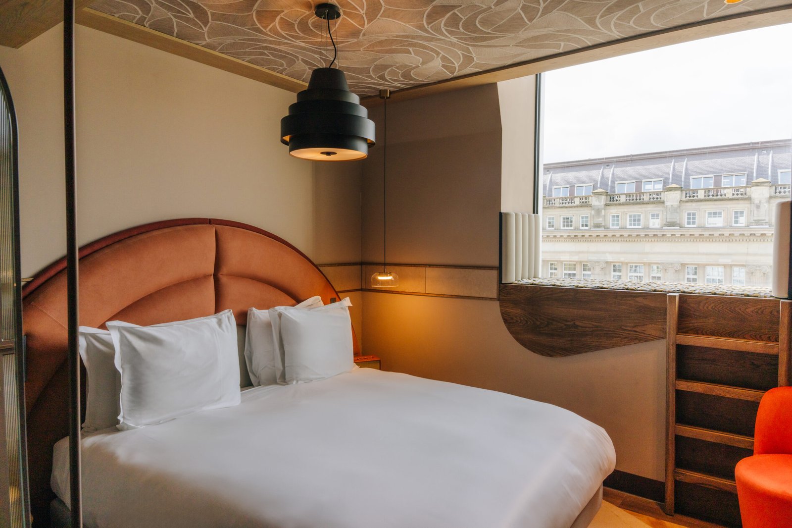 The diamond Hotel — rooms