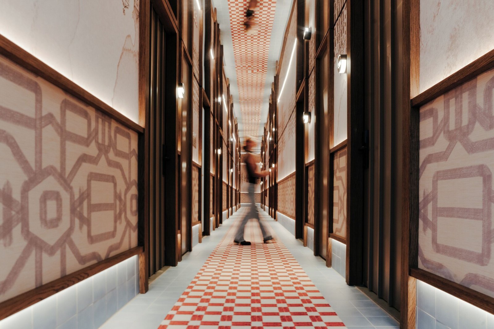 The diamond Hotel — vibe