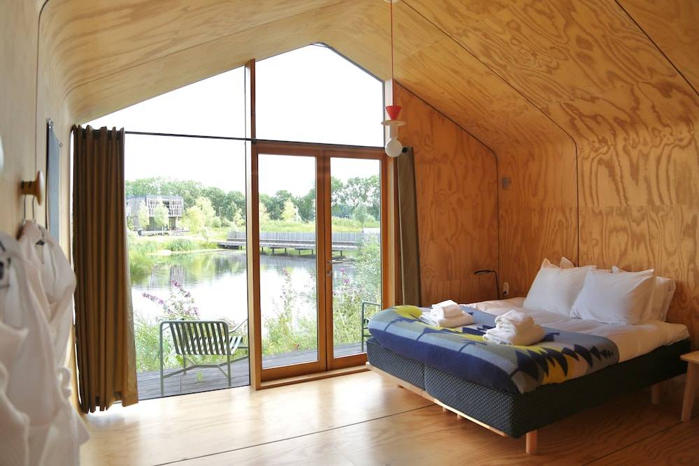 Basecamp Amsterdam — rooms