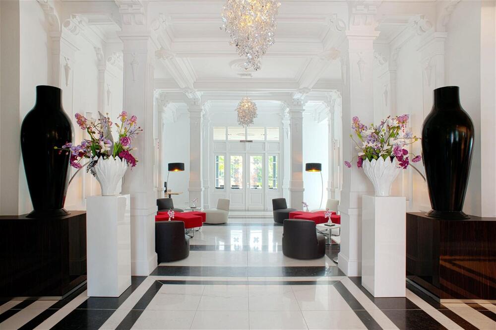 The Manor Amsterdam — vibe