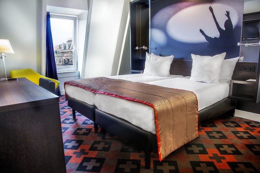 The Manor Amsterdam — rooms