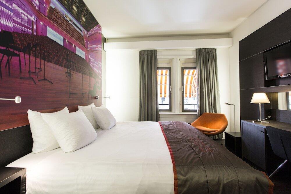 The Manor Amsterdam — rooms