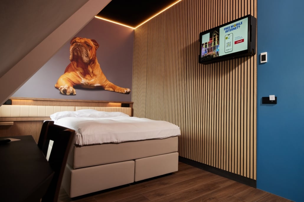 The Bulldog Hotel — rooms