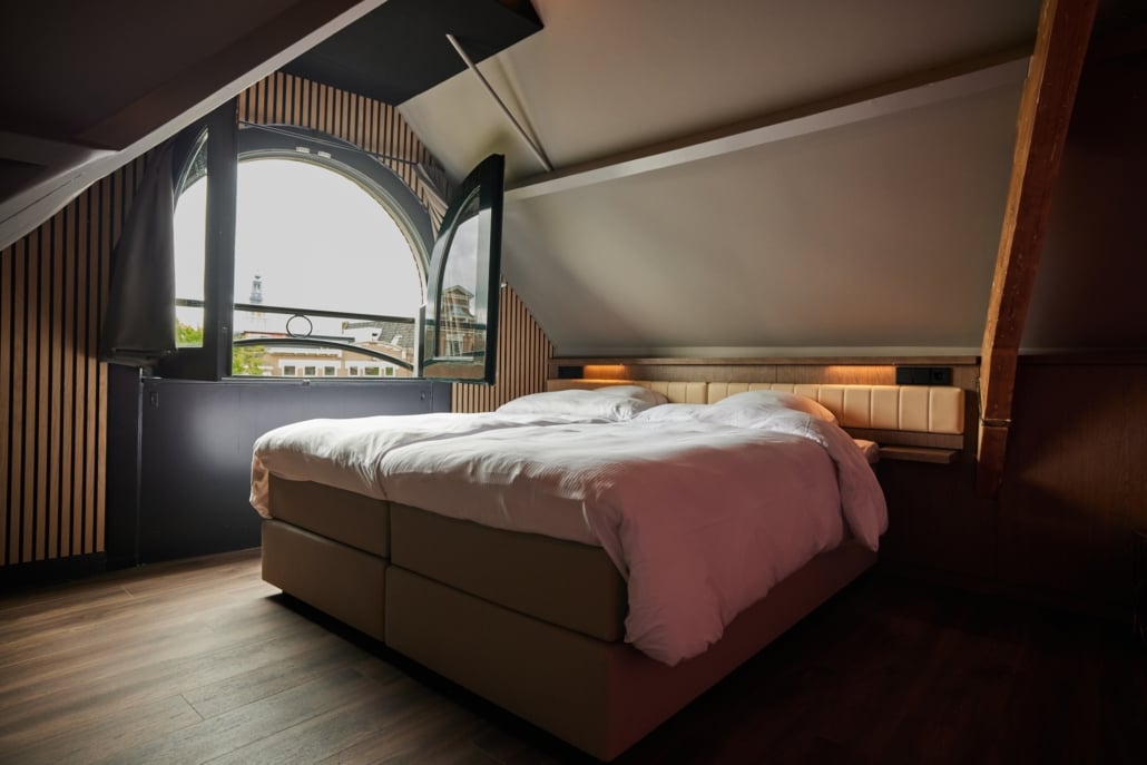 The Bulldog Hotel — rooms