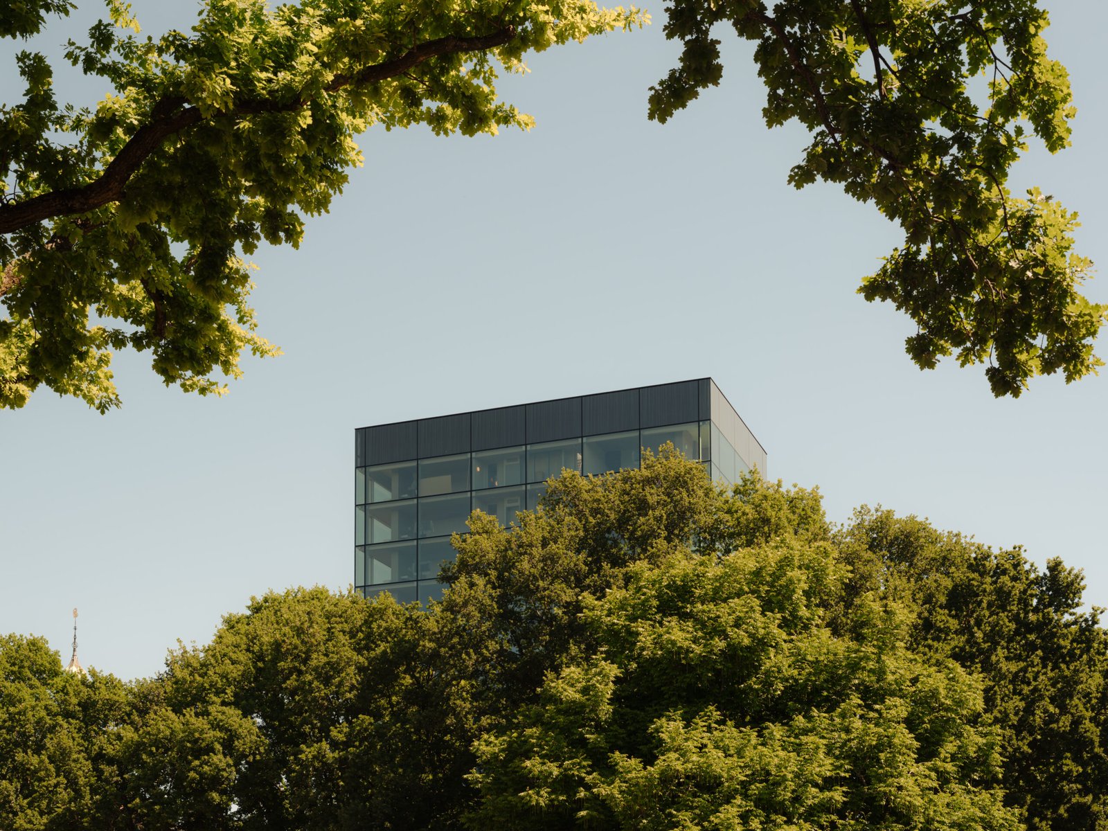 Hotel V Oosterpark — backstory