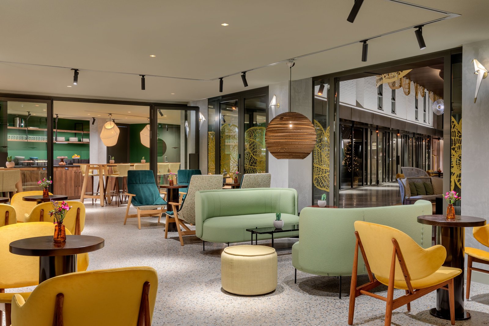 Renaissance Amsterdam Hotel — eat & drink
