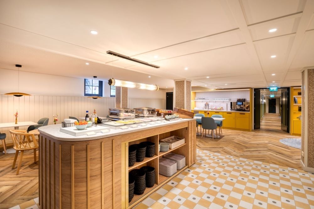 Citadines Canal Amsterdam — eat & drink