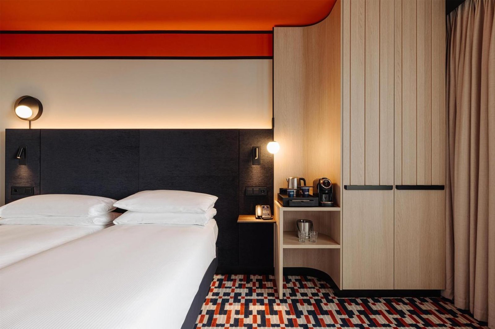 DoubleTree by Hilton Amsterdam Centraal Station — rooms