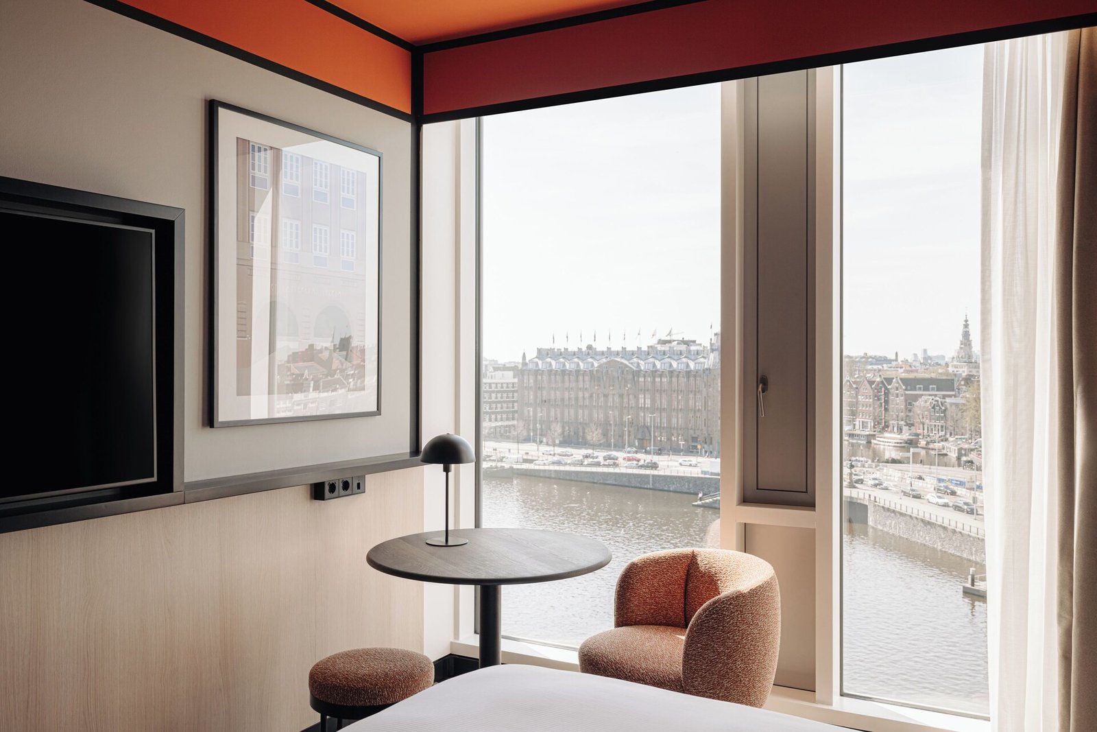 DoubleTree by Hilton Amsterdam Centraal Station — rooms