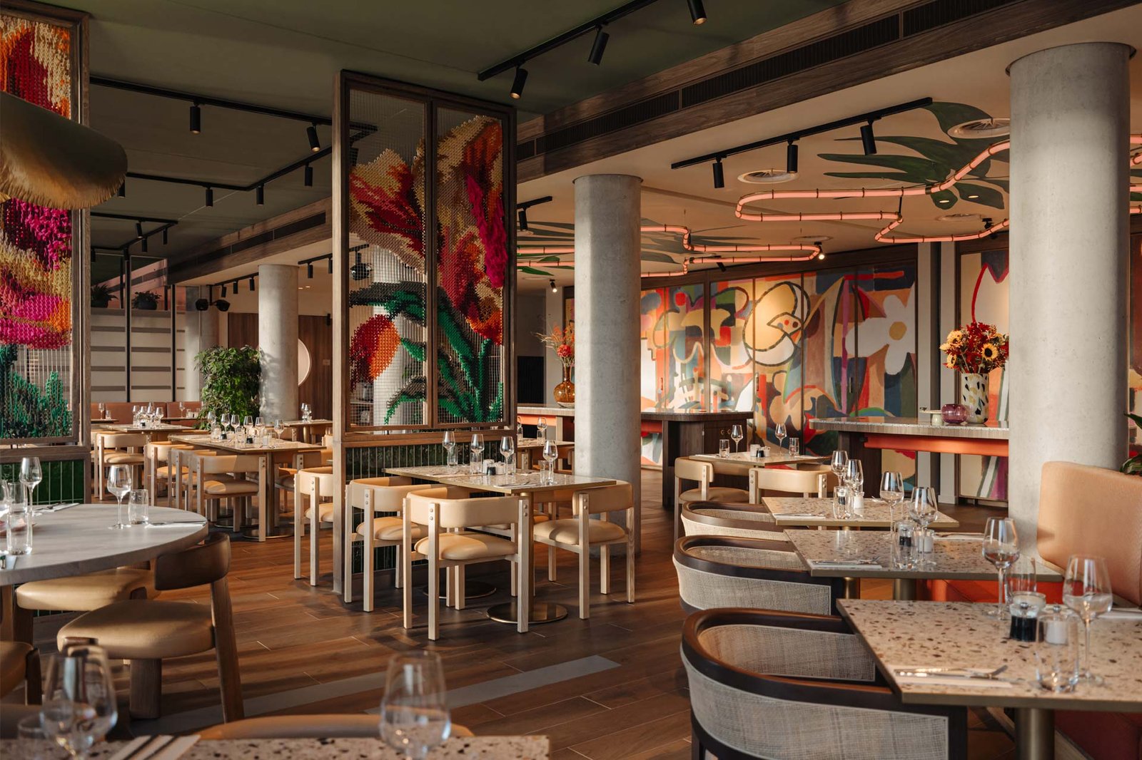 DoubleTree by Hilton Amsterdam Centraal Station — eat & drink