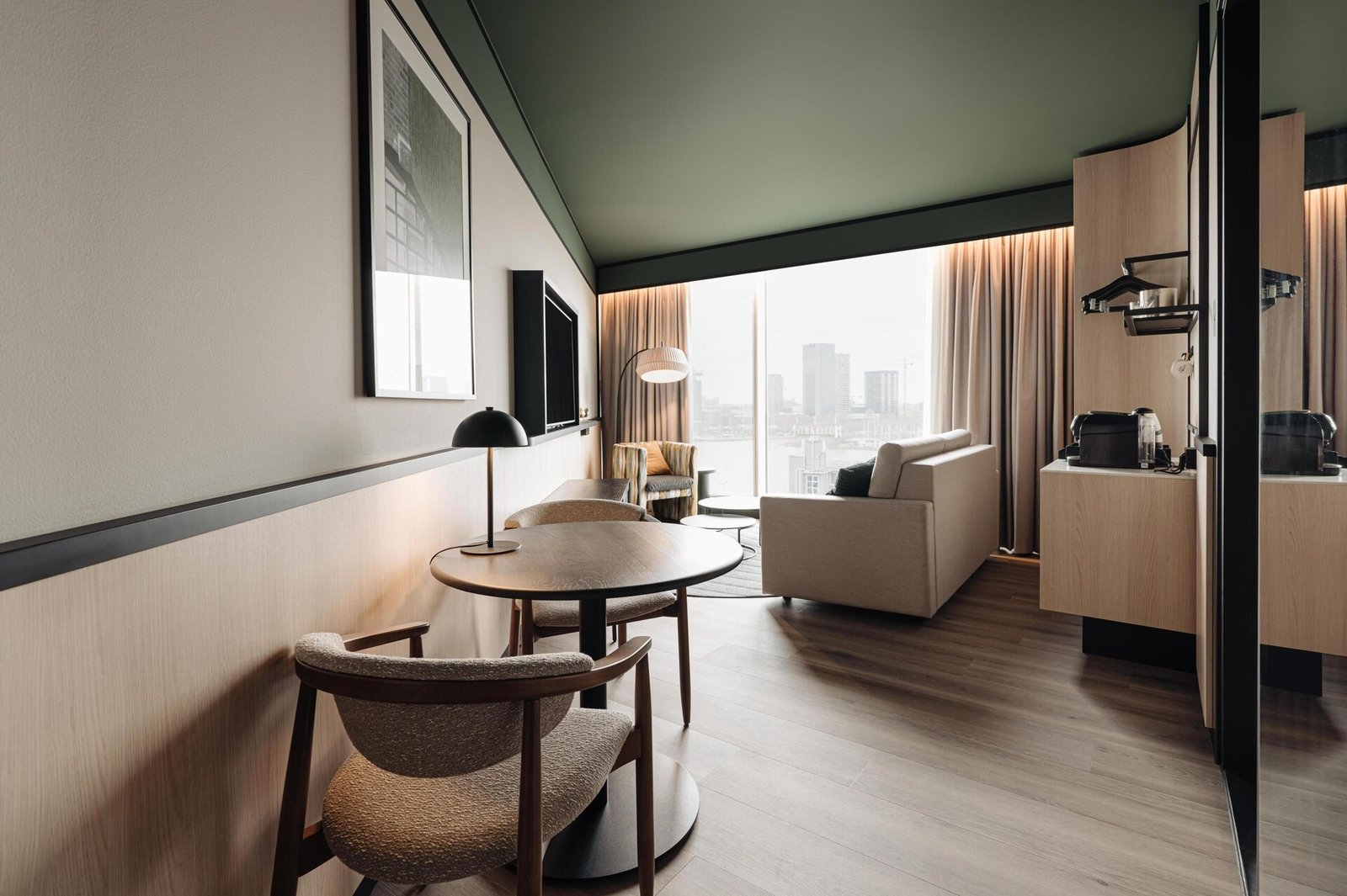 DoubleTree by Hilton Amsterdam Centraal Station — rooms