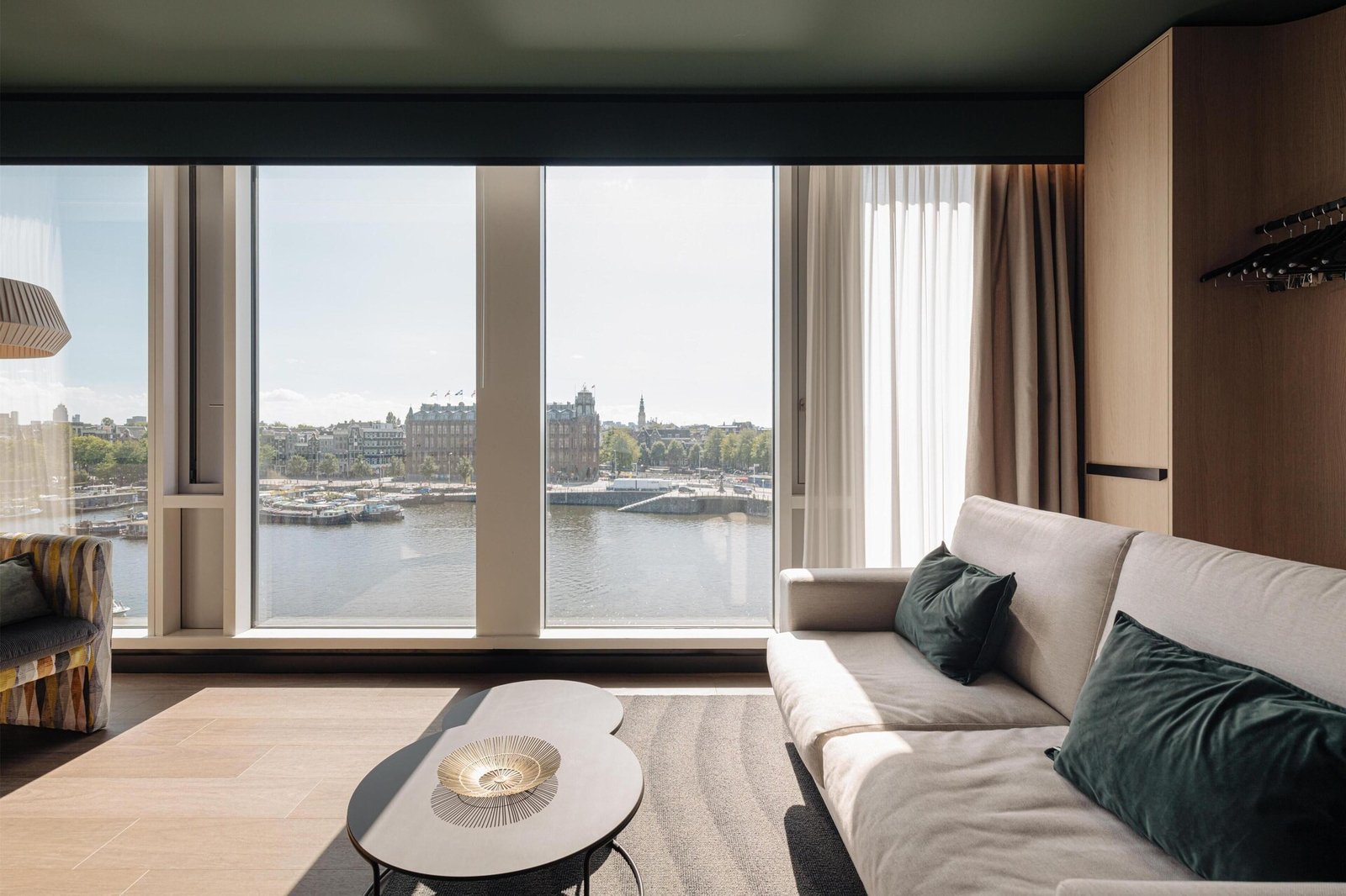 DoubleTree by Hilton Amsterdam Centraal Station — rooms