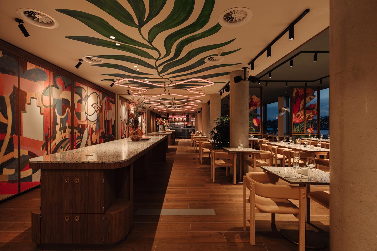 DoubleTree by Hilton Amsterdam Centraal Station, we are edn