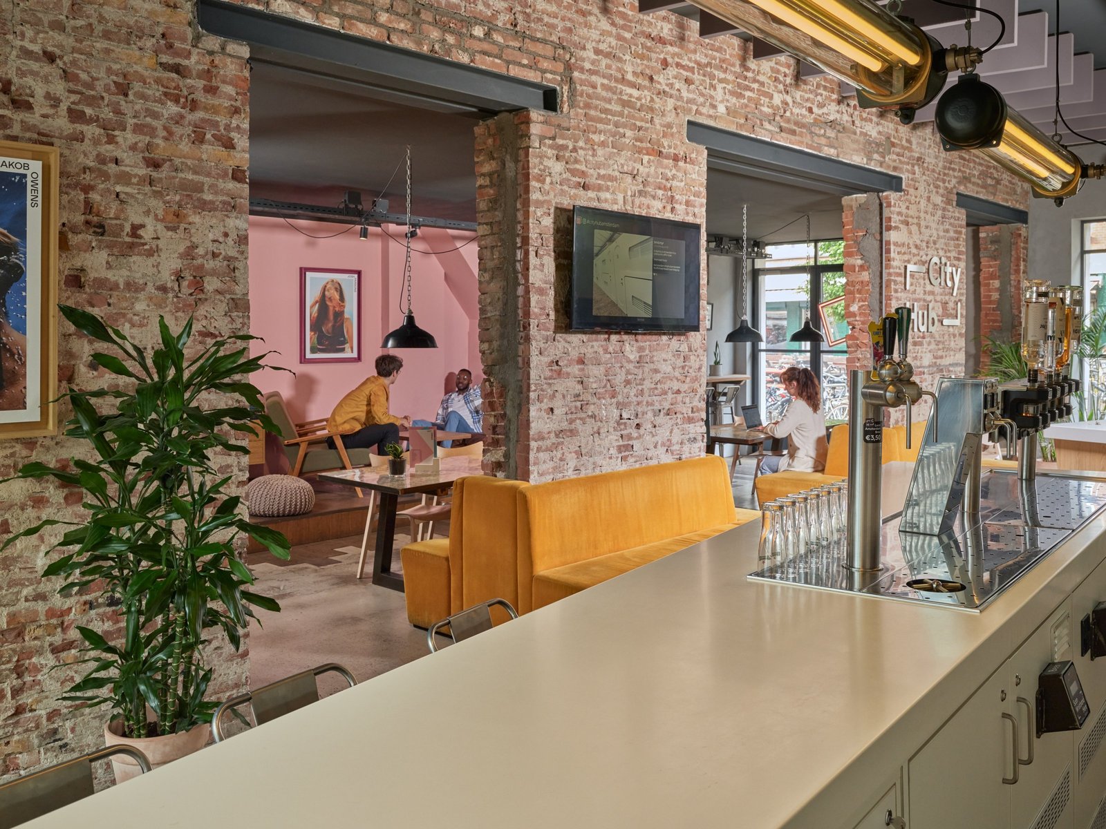 CityHub Amsterdam, the hangout