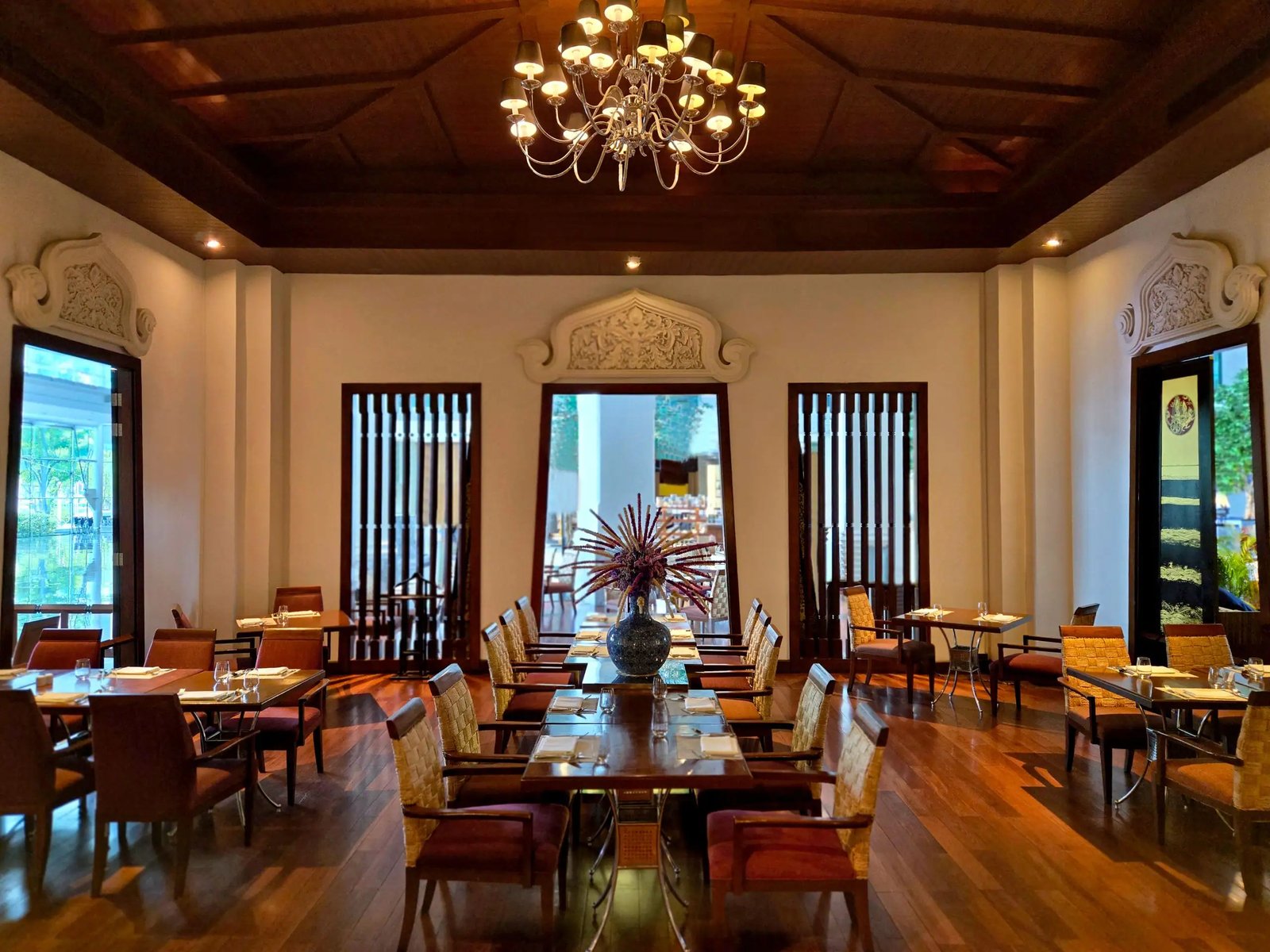 Hyatt Regency Bangkok Suvarnabhumi Airport — eat & drink