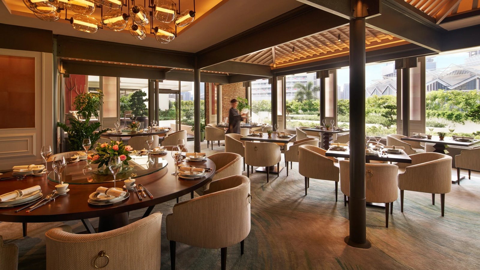 Mandarin Oriental Singapore, at the table