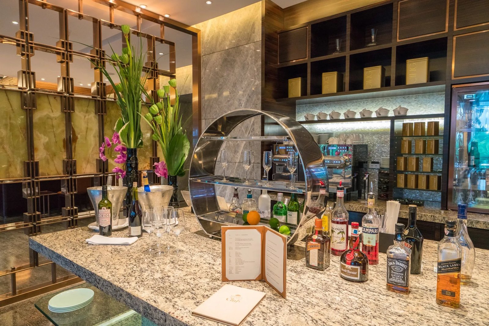 Mandarin Oriental Pudong — eat & drink